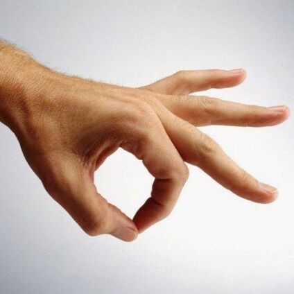 Jelqing ត្រូវបានអនុវត្តដោយប្រើមេដៃ និងម្រាមដៃចង្អុល។